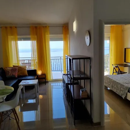 Rene, 150m From The Sea, Panorama View, Crikvenica, Dramalj, Parking