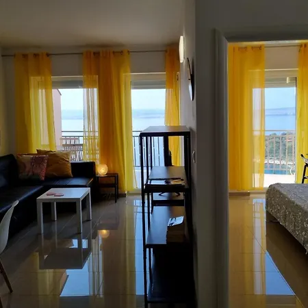 Rene, 150m From The Sea, Panorama View, Crikvenica, Dramalj, Parking *