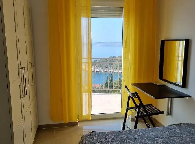 Rene, 150m From The Sea, Panorama View, Crikvenica, Dramalj, Parking Apartment *