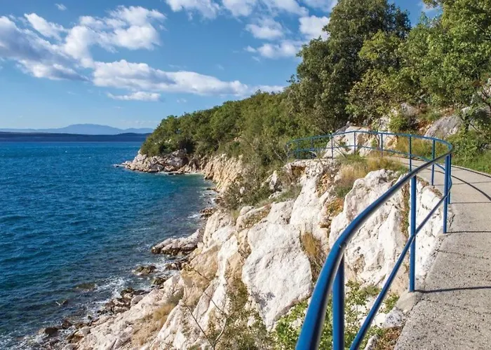 Apartment Rene, 150m From The Sea, Panorama View, Crikvenica, Dramalj, Parking *