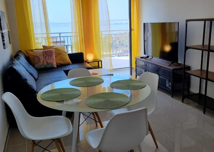 Apartment Rene, 150m From The Sea, Panorama View, Crikvenica, Dramalj, Parking